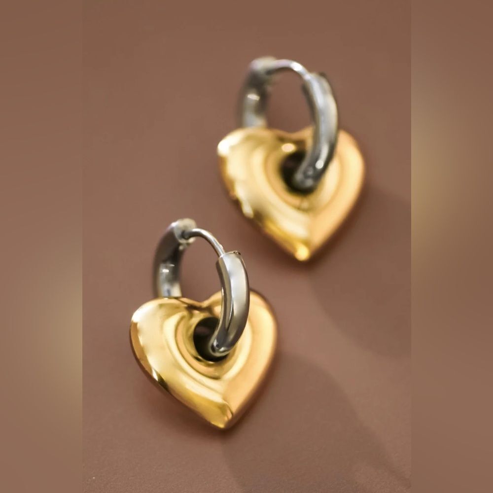 Heart hoop Earrings M1236 - Picture 5 of 8